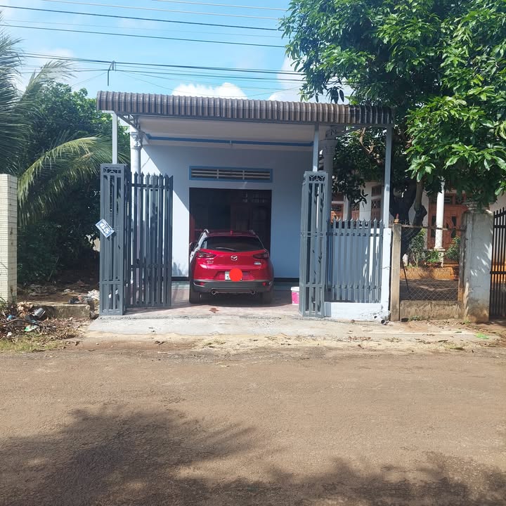 Nhà phố Ea Tu 102m² giá 2.09 tỷ - Gần chợ Đạt Lý, hẻm cấp 1 thuận tiện!