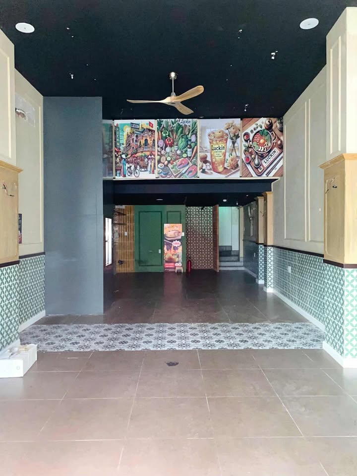 Nhà mặt tiền kinh doanh Nguyễn Chí Thanh, quận 10, 5 phòng, giá 45 triệu/tháng - Đầu tư sinh lời ngay!