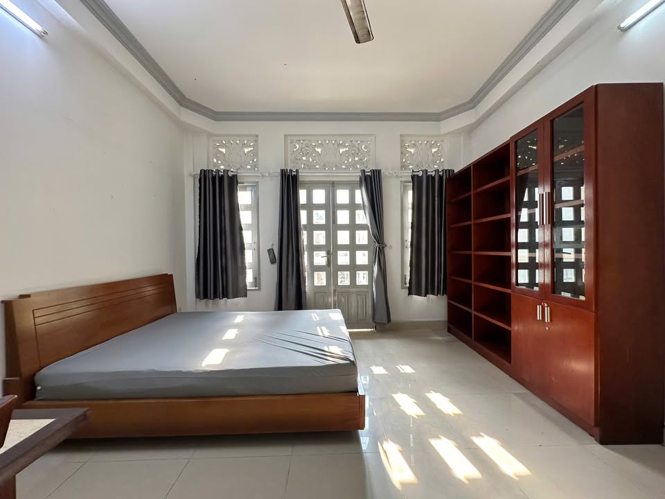 Studio cho thuê đường Thành Thái, Quận 10 - 25m² Full nội thất, trống ngay!