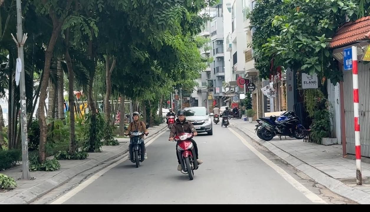 Đất vàng Lạc Long Quân Tây Hồ 65m² giá 12.5 tỷ - Đầu tư sinh lời ngay!