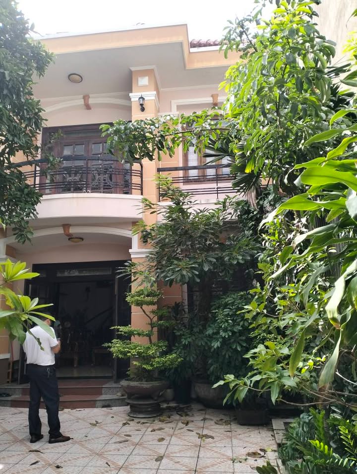 Biệt thự Townhouse 200m² tại Đà Nẵng - Giá 8.5 tỷ - Sân rộng tổ chức tiệc thoải mái!