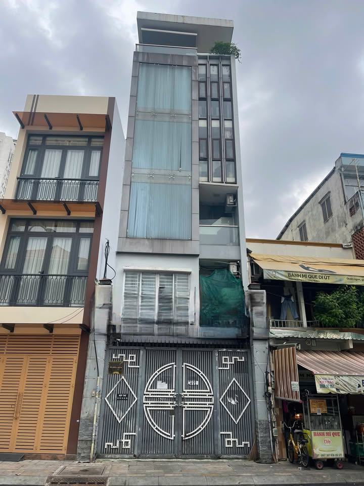 Nhà mặt tiền cho thuê 151A Cô Giang, Quận 1, 90m² - Giá tốt thương lượng!