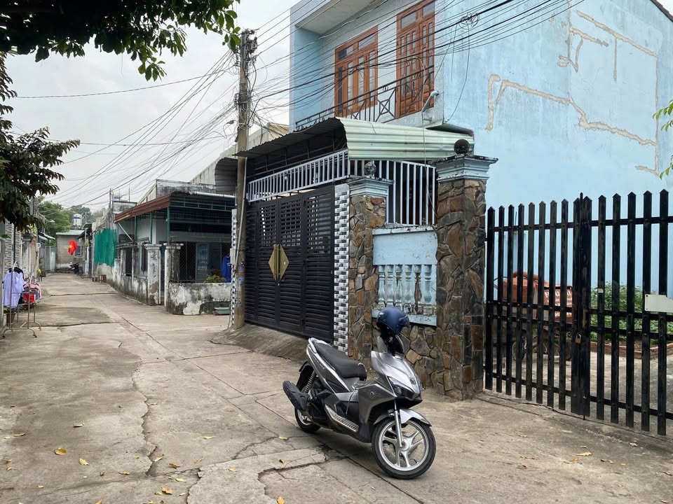 Đất thổ cư Kp11 Tân Phong 157m² giá 3.35 tỷ - Sổ đỏ chính chủ, bớt lộc!