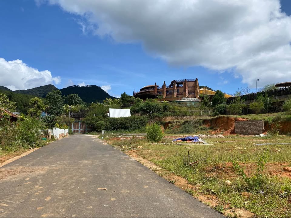 Đất nền Phường Langbiang Đà Lạt 100m² giá 2.6 tỷ - Sổ đỏ chính chủ, view đẹp!