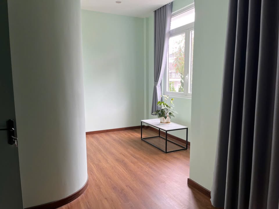 Nhà cho thuê tại Chi Lăng, Đà Lạt 2PN, giá 12 triệu - Không gian thoáng mát