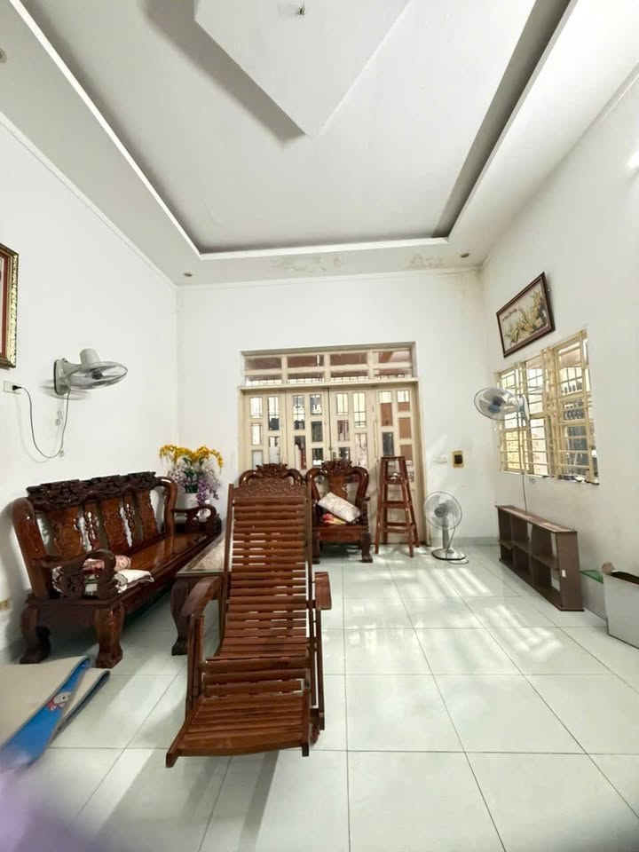 Nhà bán gấp khu phố 3, Trảng Dài, 112m² giá 1.59 tỷ - Sát chợ, xe hơi vào tận nơi!