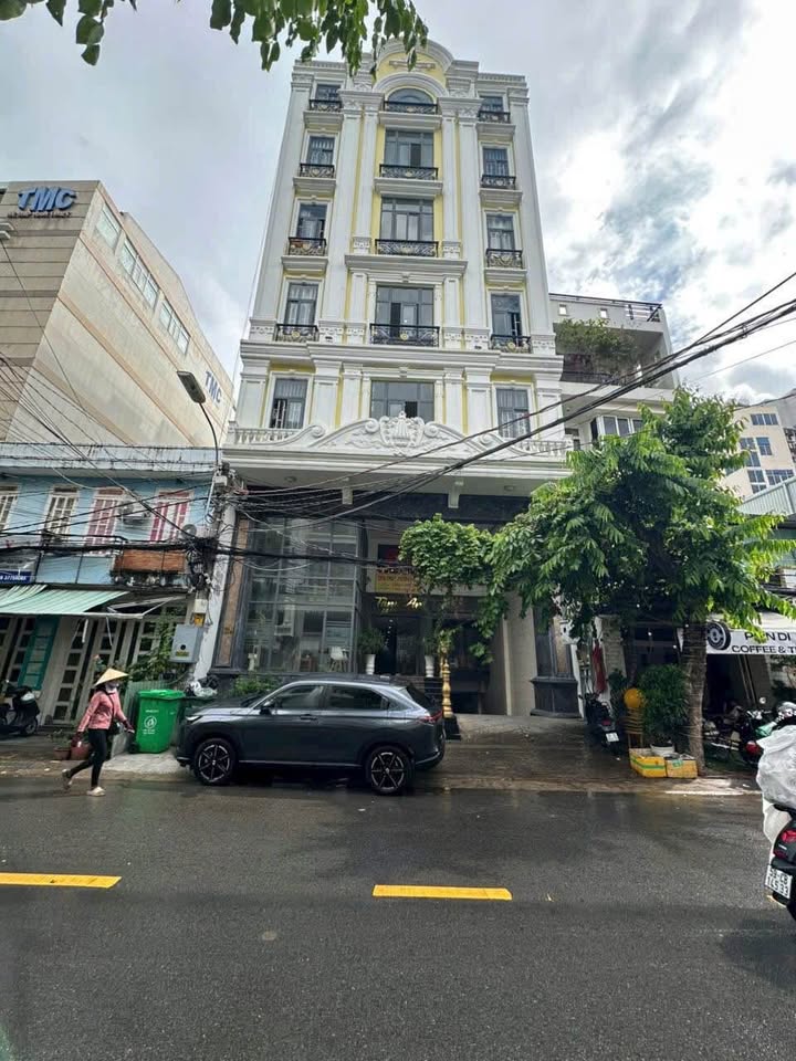 Bán tòa nhà CHDV mặt tiền Đường số 81, Tân Quy, Quận 7, 301m² - Cơ hội đầu tư sinh lời!