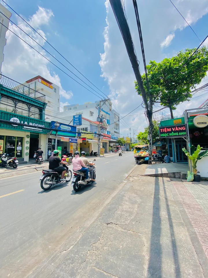 Mặt bằng kinh doanh cho thuê tại Lotte Mart Tân Quy, 140m², giá chỉ 50 triệu/tháng!
