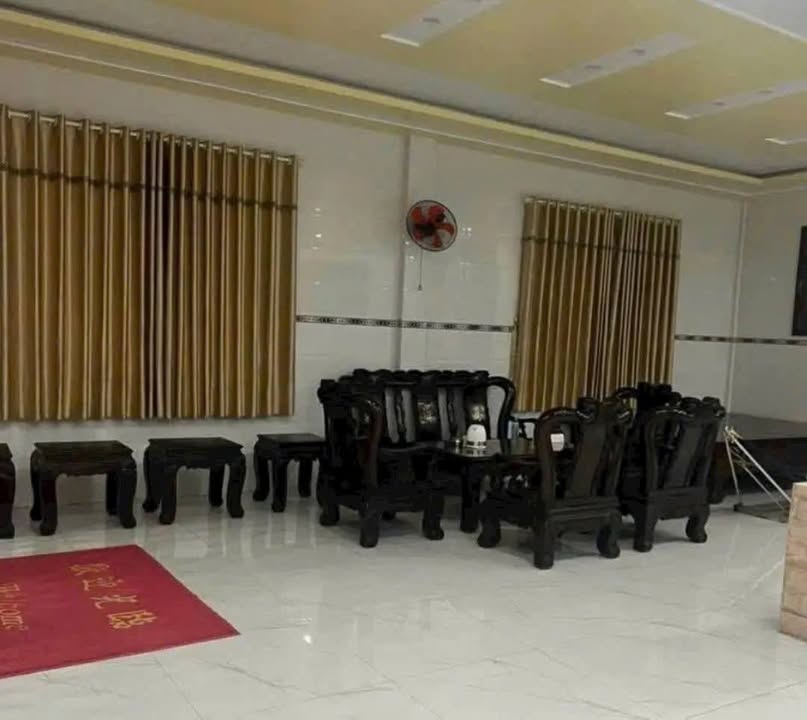 Biệt thự đường Nguyễn Đình Chiểu, Sóc Trăng 620m² giá 12 tỷ - Kinh doanh sầm uất!