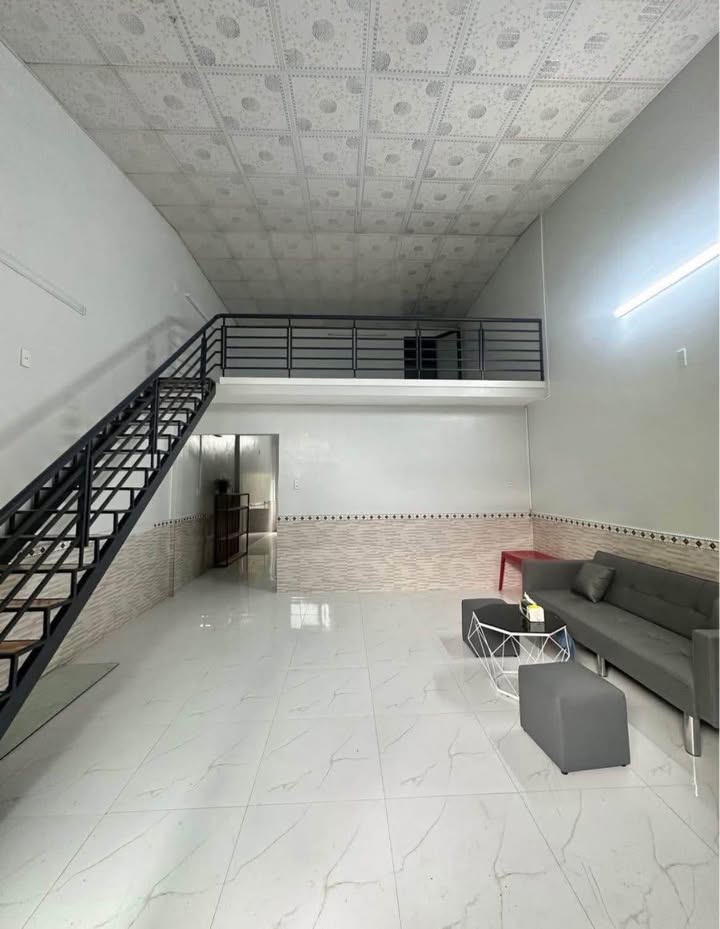 Nhà Gác Lửng 63m² Hẻm Nguyễn Công Phương 1.1 tỷ - Vị trí thuận lợi, an ninh tốt!