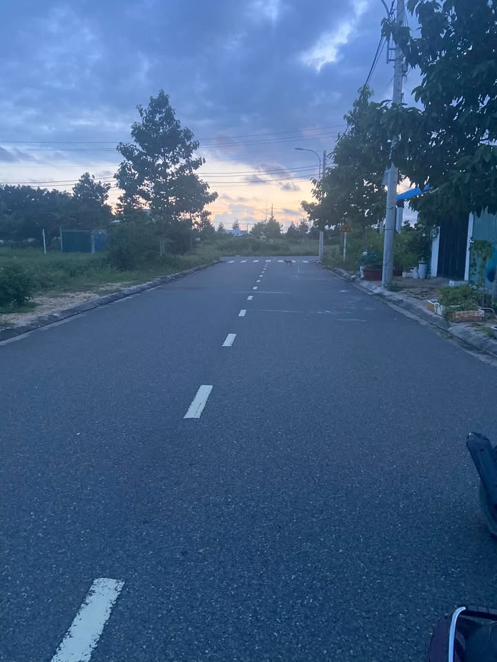 Đất nền Khu Dân Cư Rạng Đông Hàm Liêm 100m² - Giá thỏa thuận hấp dẫn!