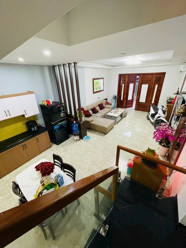 Nhà 3 tầng Cẩm Bình 150m² giá 3.1 tỷ - Ô tô vào tận cửa, chính chủ bán!