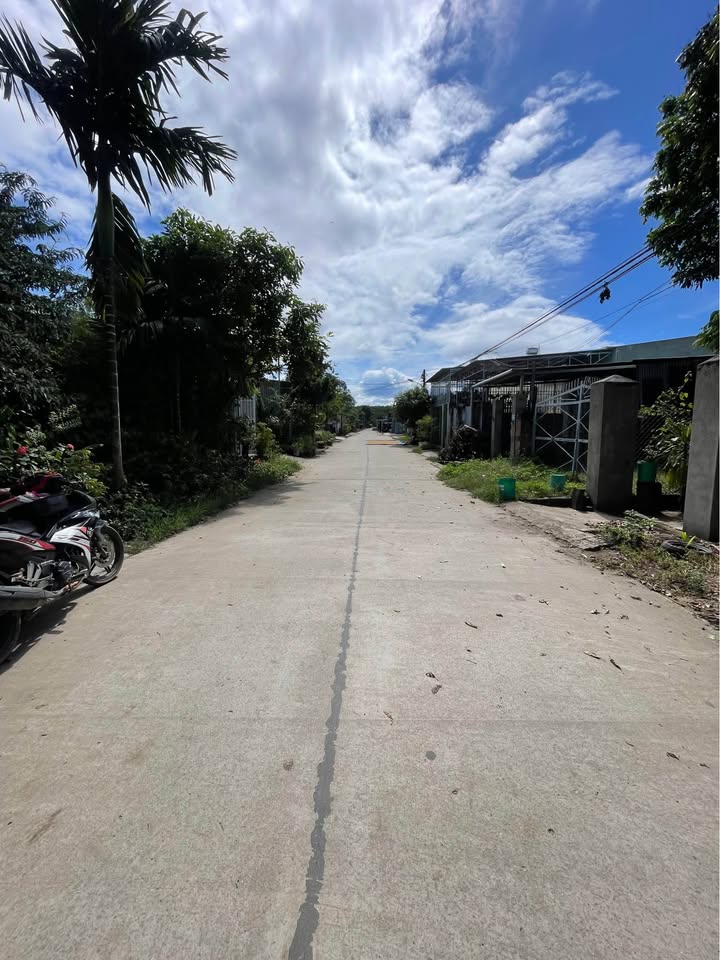 Bán đất mặt đường Chế Lan Viên, phường Đăk Bla, tp Kon Tum 150m² - Đường rộng, dân cư đông đúc!