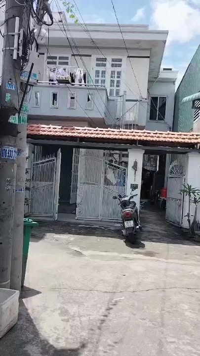 Nhà nguyên căn đường Nguyễn Văn Quỳ, Quận 7 - Giá chỉ 8 triệu/tháng, ô tô vào tận nhà!