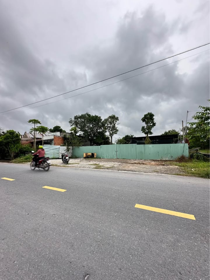 Đất nền Đức Hòa 990m² giá 7.85 tỷ - Sổ hồng chính chủ, thuận lợi kinh doanh!