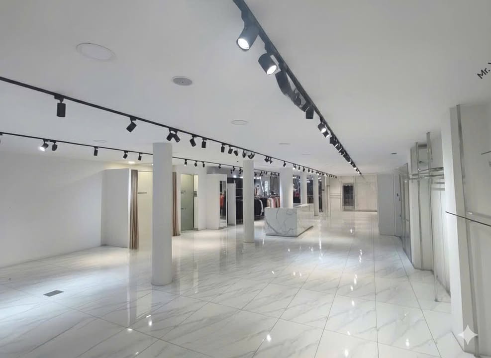 Cho thuê mặt bằng 30/4, Ninh Kiều, Cần Thơ 340m² - Mặt tiền lớn, vị trí đắc địa!