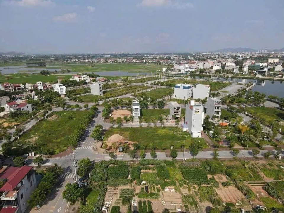 Đất nền KĐT TNR Bích Động - Việt Yên 140m² giá 5 tỷ - Cơ hội đầu tư hấp dẫn!