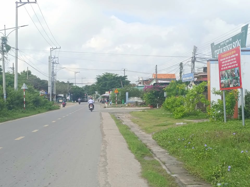 Đất nền Ninh Thọ 150m² giá thỏa thuận - Gần ngã tư Bình Sơn, thuận lợi giao thông!