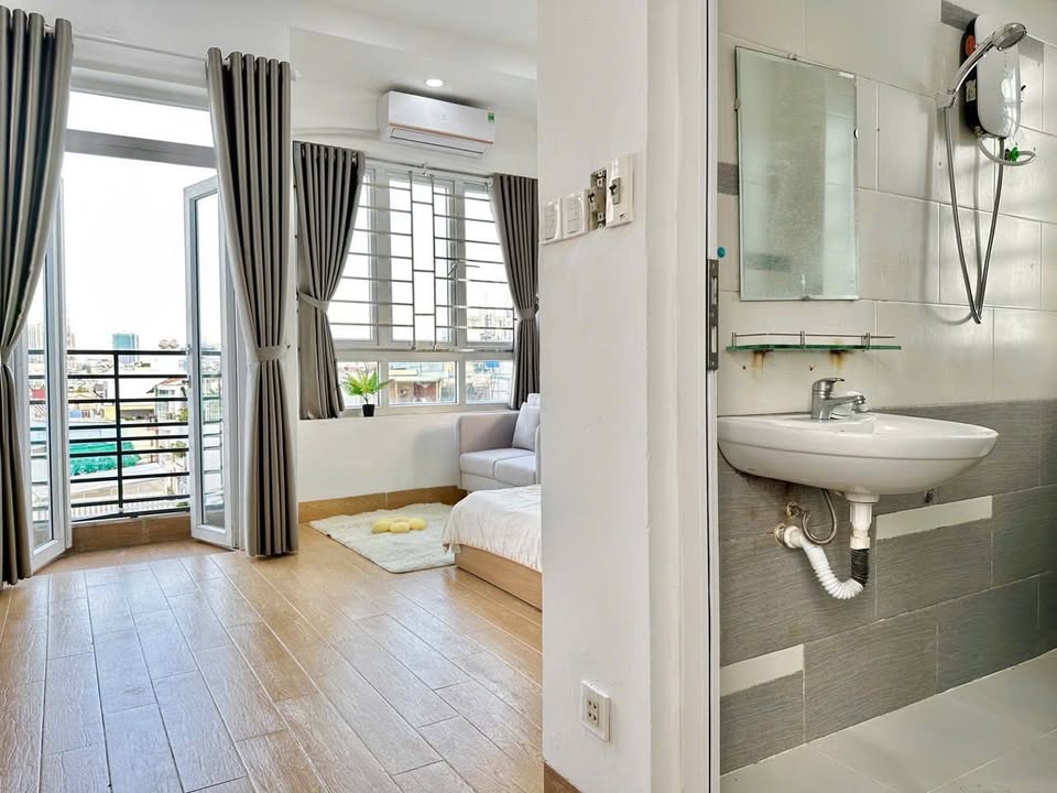 Căn hộ cho thuê Hồ Bá Kiện Quận 10, 2 phòng ngủ - Full nội thất, giờ giấc tự do!