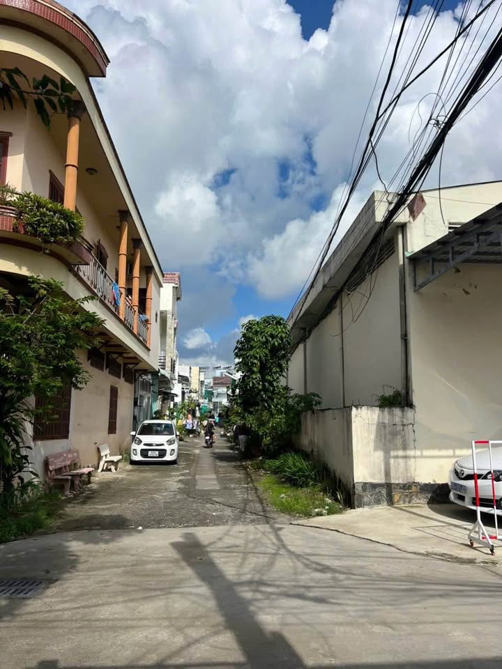 Nhà trệt nguyên căn hẻm 188 Nguyễn Văn Cừ, An Hoà, 100m² - Giá thuê chỉ 5 triệu!