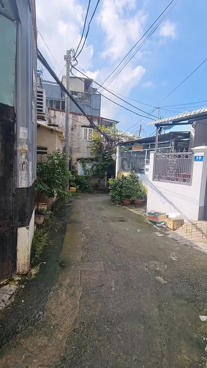 Nhà cấp 4 mặt tiền đường 3, Tăng Nhơn Phú B, Quận 9 - Giá chỉ 4.2 tỷ - Cơ hội đầu tư tuyệt vời!