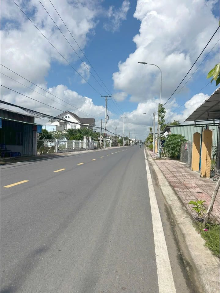 Đất nền 2 mặt tiền Gò Công 391m² giá 635 triệu - View kênh thoáng mát!