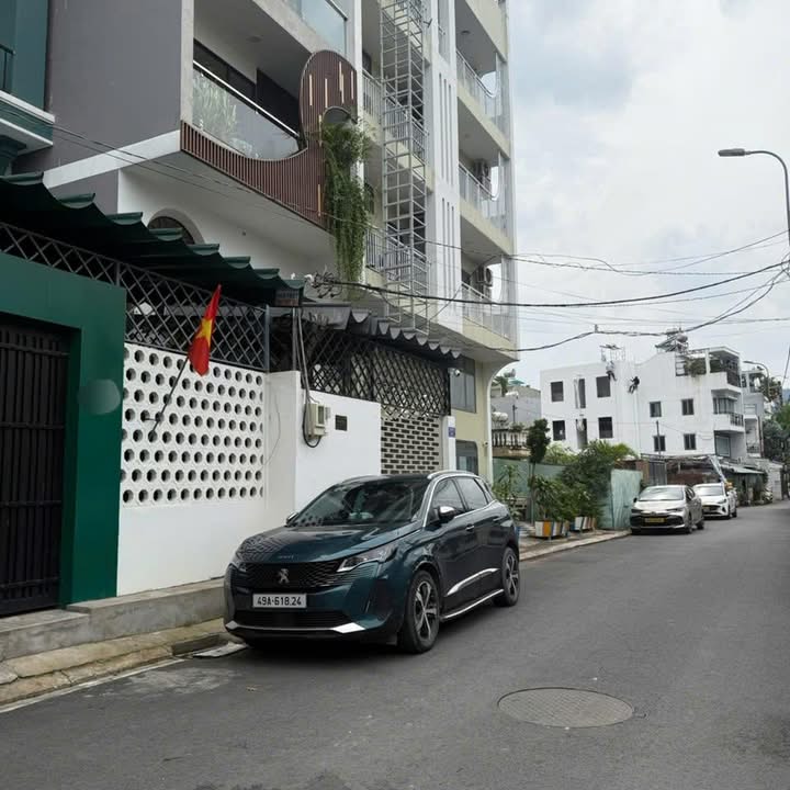 Nhà mặt tiền khu VIP Bình Thạnh 208m² giá 32.8 tỷ - Cơ hội đầu tư tuyệt vời!