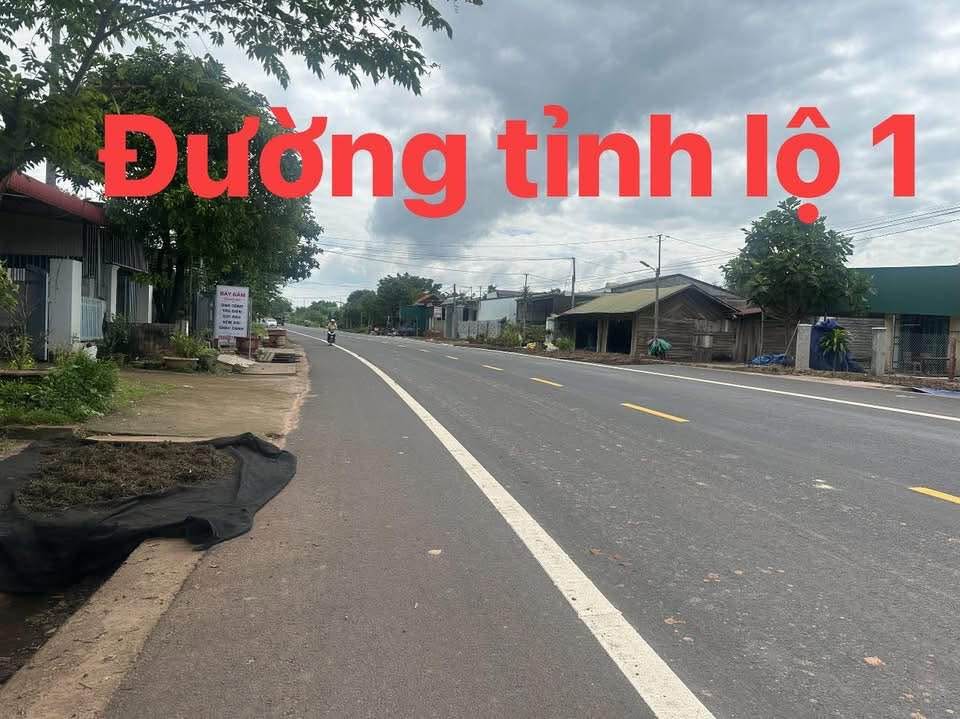 Nhà bán tại Tỉnh lộ 1, xã Ea Wer, 400m² giá chỉ 800 triệu - Kinh doanh sầm uất!