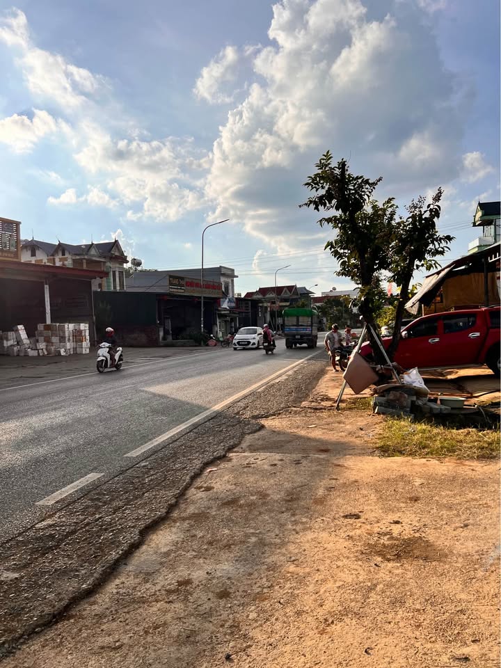 Đất mặt tiền Quốc lộ 6, Mộc Châu, 140m² chỉ 800 triệu - Cơ hội kinh doanh tuyệt vời!