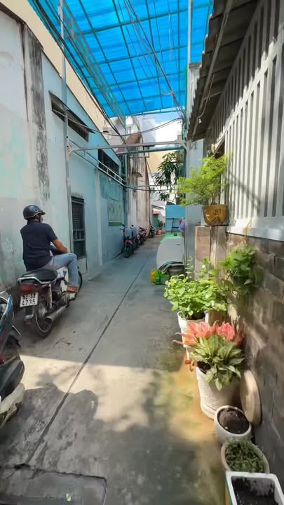 Nhà đẹp 3 tầng Đoàn Như Hài, Quận 4, 11m² giá 2.58 tỷ - Sổ hồng chính chủ!