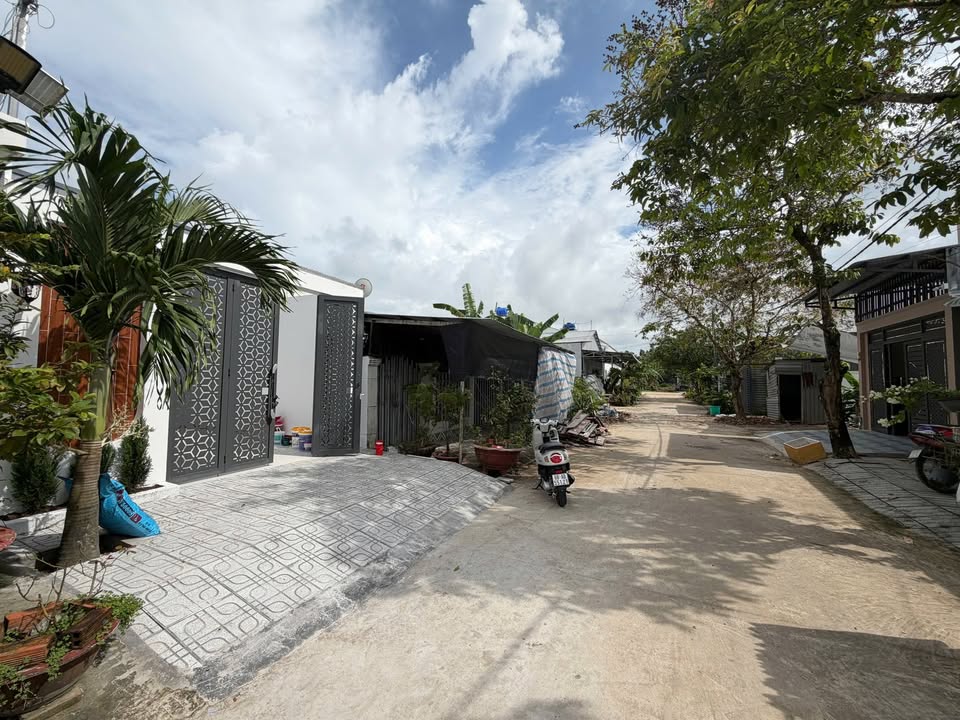 Nhà phố An Bình Thoại Sơn 144m² giá 1.93 tỷ - Sang trọng và thoáng mát!