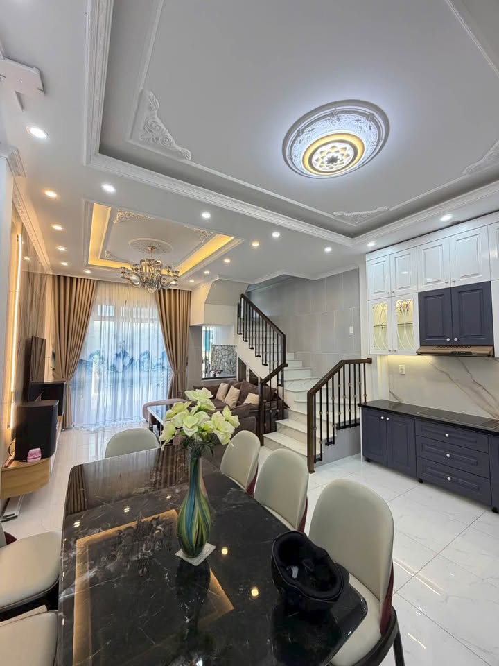 Nhà mặt tiền đường nhựa Xuân Hương Đà Lạt 64m² giá 7.3 tỷ - Sẵn sàng vào ở ngay!