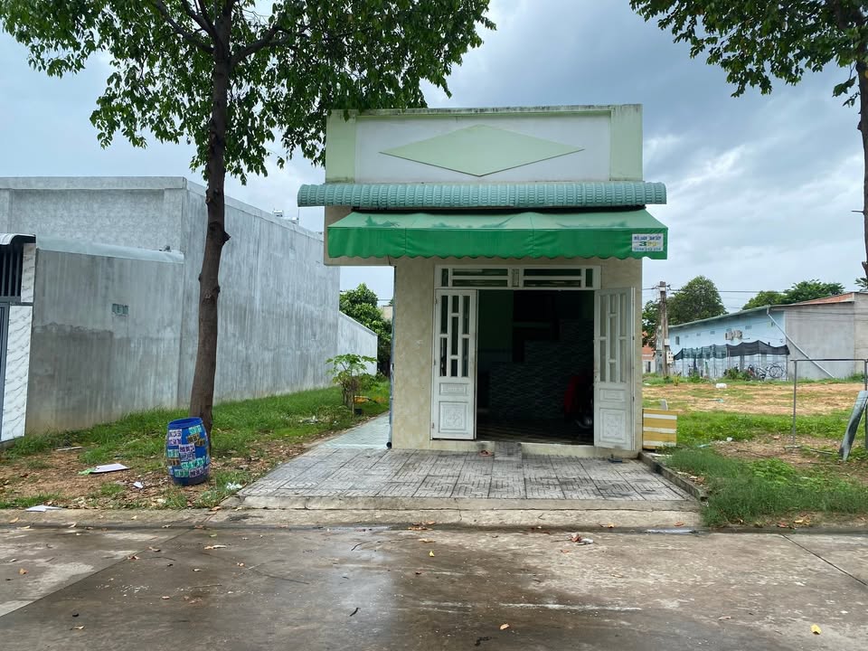 Nhà cho thuê tại Mỹ Phước 3, Bình Dương 2PN giá chỉ 4 triệu - Gần khu vực sầm uất!