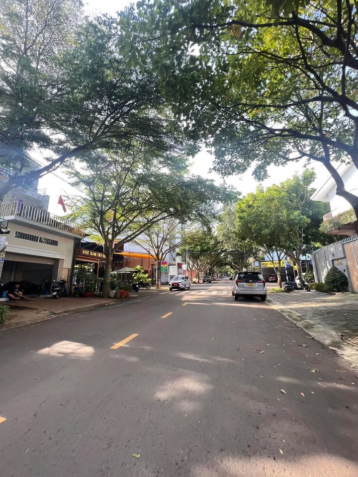 Đất kinh doanh mặt đường Văn Tiến Dũng, Buôn Ma Thuột 240m² giá 19.99 tỷ - Cơ hội đầu tư tuyệt vời!