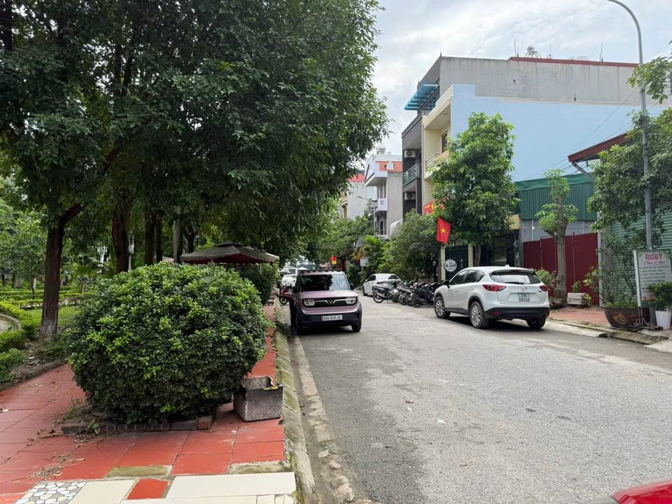 Bán đất tặng nhà 3 tầng Lê Quang Đạo, Từ Sơn, Bắc Ninh - Kinh doanh sầm uất!