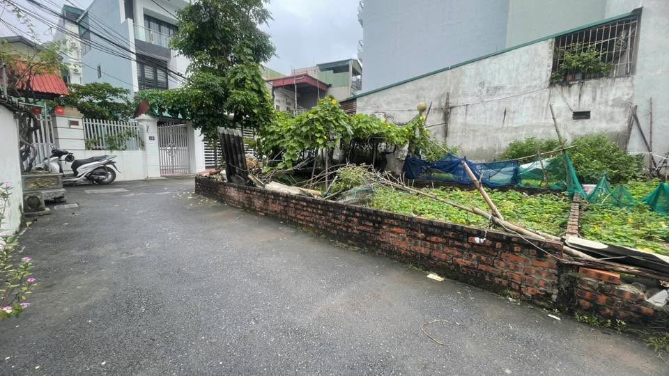 Đất lô góc Phúc Lợi Long Biên 50m² giá 7 tỷ - Sổ đỏ chính chủ, xây dựng tự do!