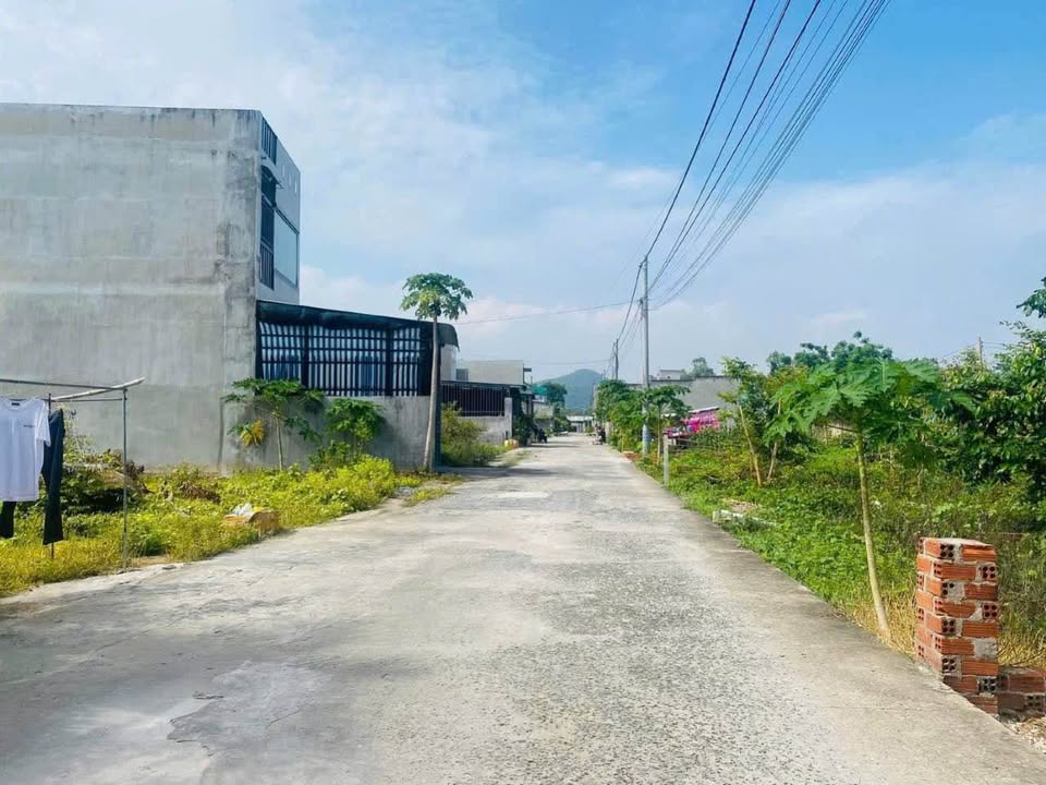 Đất nền Long Điền 100m² giá 1.2 tỷ - Sổ hồng chính chủ, tiện ích đầy đủ!