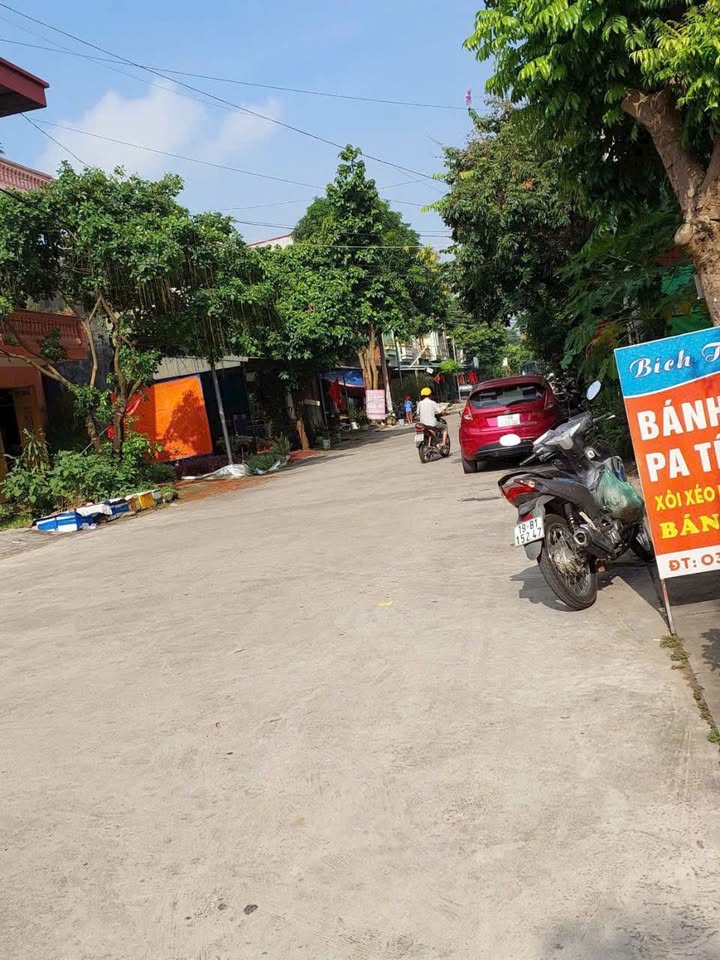 FrontHouse đường Hoàng Quốc Việt 67.5m² giá 3 tỷ - Vị trí kinh doanh sầm uất!