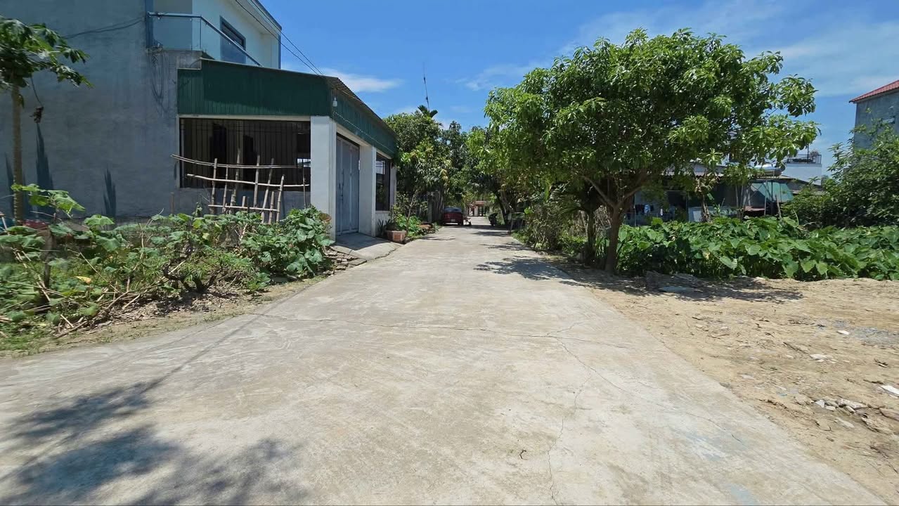Đất nền TDP Đông Tân, Hà Huy Tập 126m² giá 2.xx tỷ - Đường rộng 6m, vị trí thuận lợi!