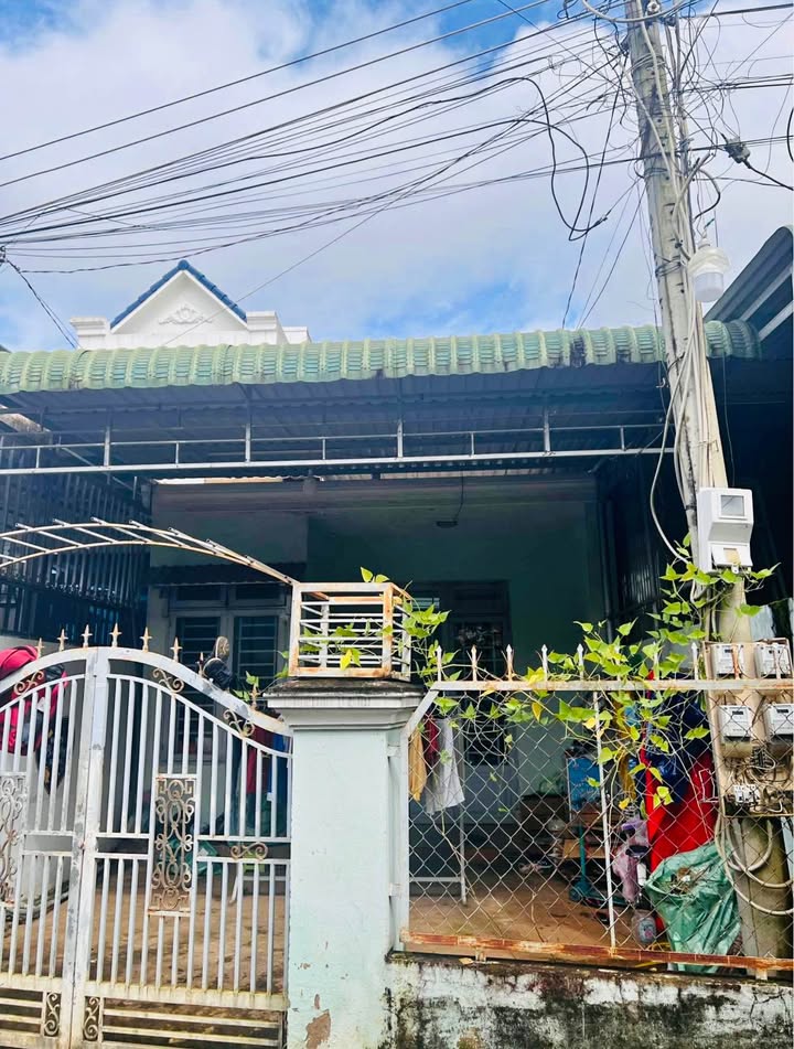 Nhà Nghĩa Hiệp, Đức Trọng 150m² giá 2.3 tỷ - Tiện nghi, an ninh, sẵn sàng ở ngay!