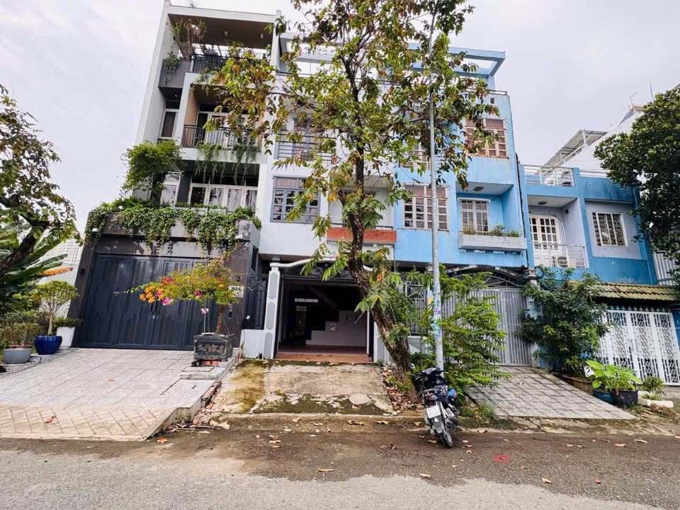 Nhà phố mặt tiền đường 16m KDC Phú Mỹ Quận 7 diện tích 90m² giá 11 tỷ - Đầu tư sinh lời cao!