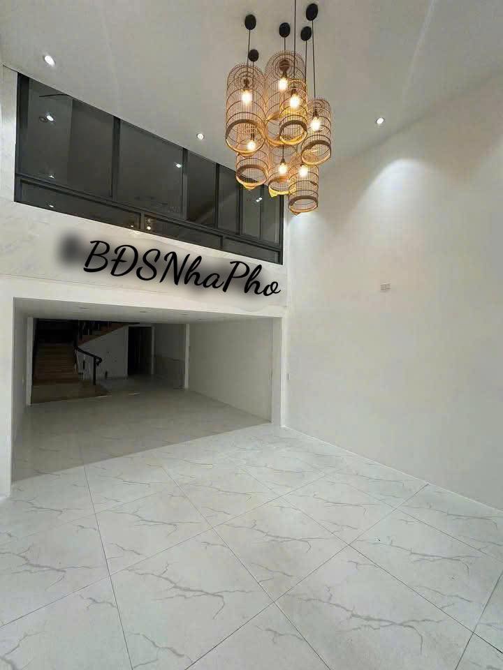 Nhà kinh doanh cho thuê mặt tiền đường Trần Phú, Đà Nẵng 100m² - Vị trí đắc địa, sẵn sàng hoạt động!