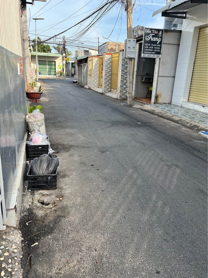 Nhà bán mặt tiền đường nhựa Long Hải, 98m² giá 1.95 tỷ - Kinh doanh tuyệt vời!