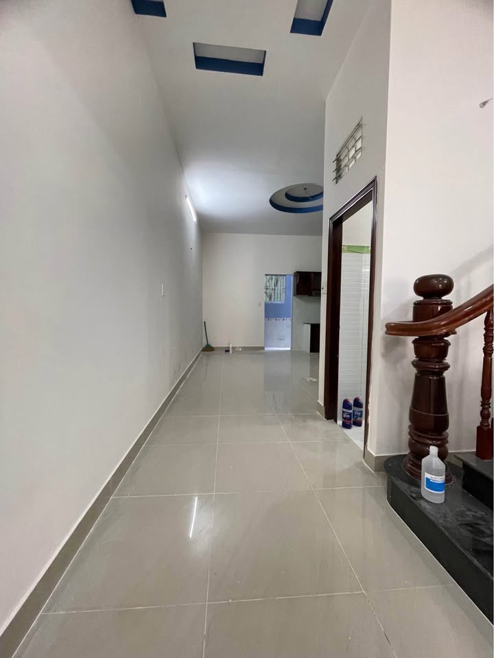 Nhà 3 Tầng Đúc BTCT Đường 10, Quận 9 - Sổ Hồng Riêng, Giá 7 Tỷ Thương Lượng!