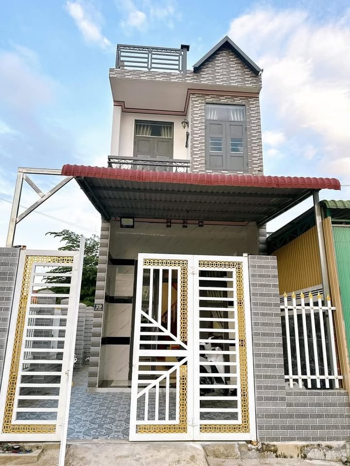 Cần bán gấp nhà 2 tầng đường Ba Triệu, Ninh Sơn 100m² - Sẵn sàng vào ở!