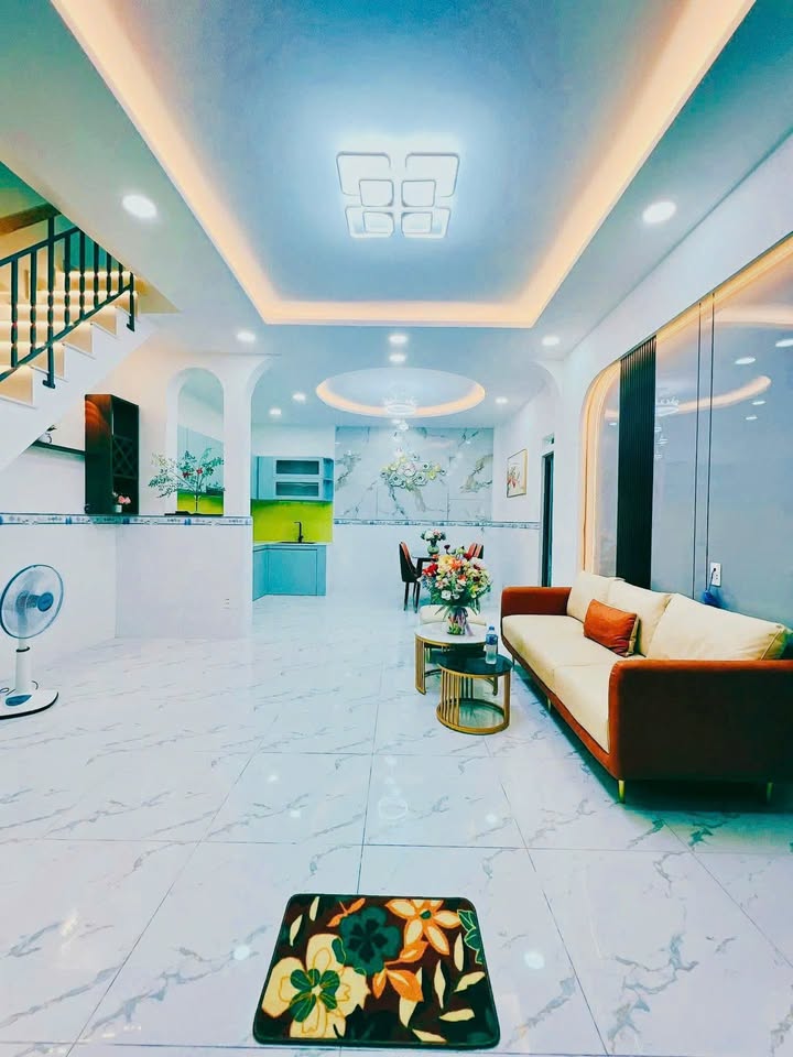 Nhà riêng Quận 12 An Phú Đông 24m² giá 880 triệu - Thiết kế đẹp, sổ hồng chính chủ!