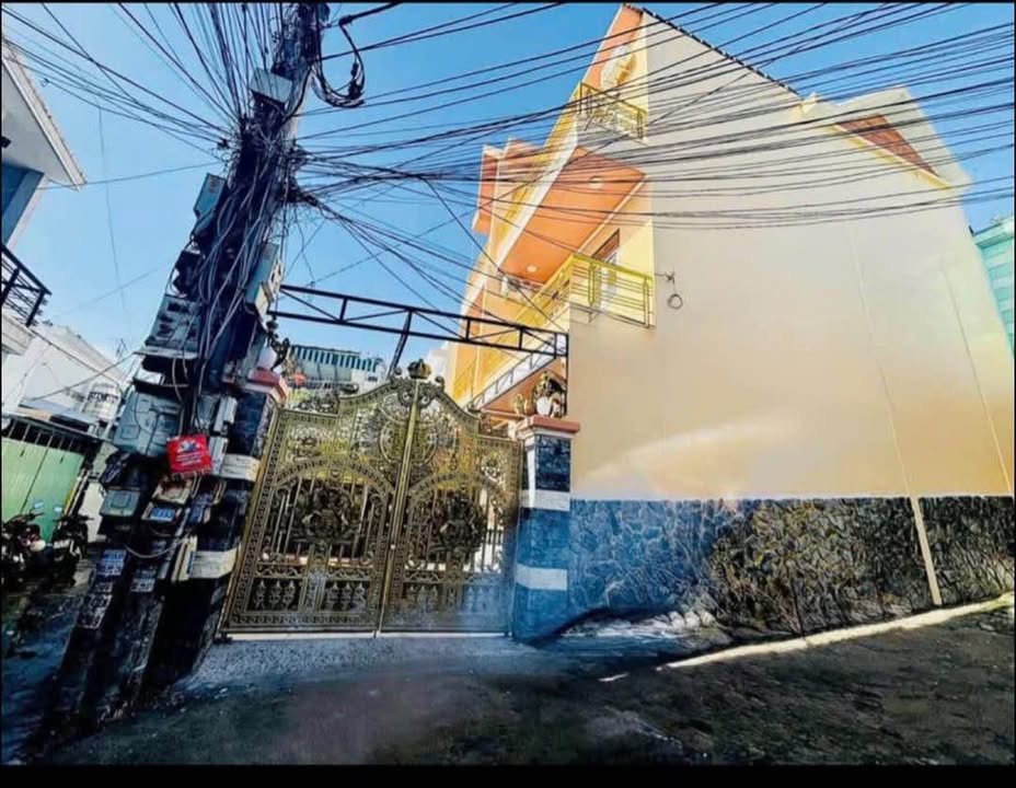 Nhà 3 tầng mặt tiền tại Vĩnh Phước - Nha Trang 113.6m² giá 6.6 tỷ - Cần bán gấp!