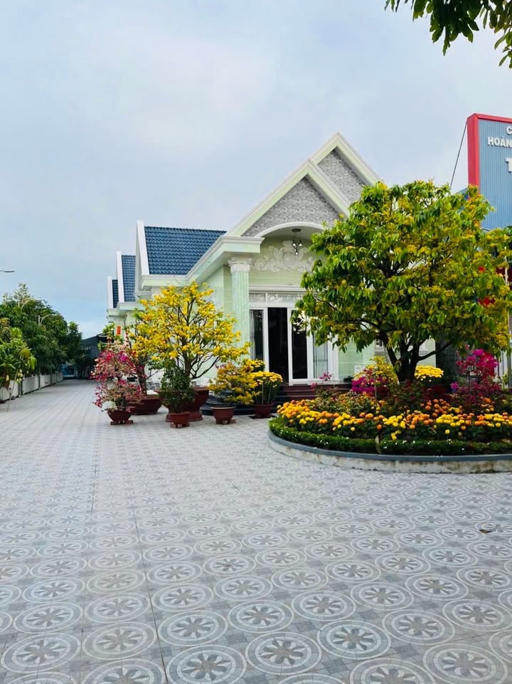 Biệt thự sân vườn mặt tiền đường Lạc Hồng, Rạch Giá 1634m² giá 19 tỷ - Cơ hội sở hữu tuyệt vời!