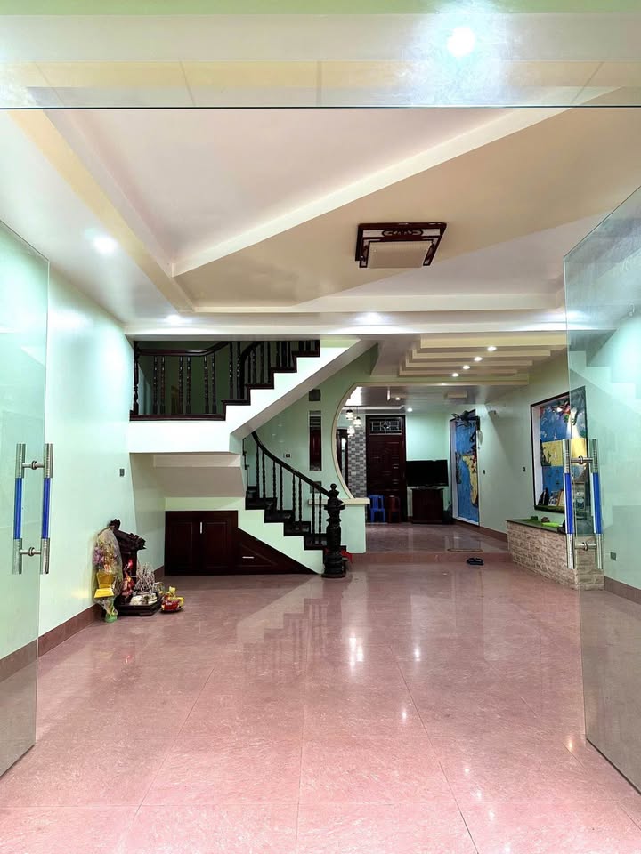 Nhà cho thuê 3 tầng 4 phòng ngủ tại Lê Hồng Phong, Phủ Lý - Full nội thất chỉ 12 triệu/tháng!