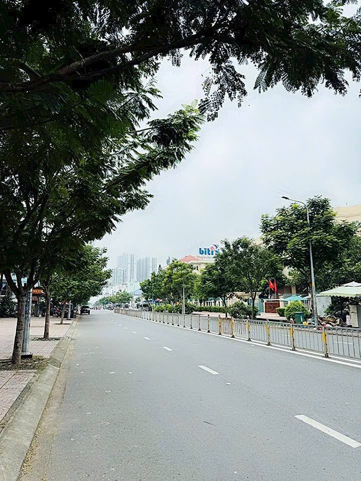 FrontHouse Lý Chiêu Hoàng, Quận 6, 118m² giá 17 tỷ - Cơ hội kinh doanh tuyệt vời!